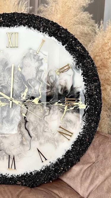 Black Smoke resin clock