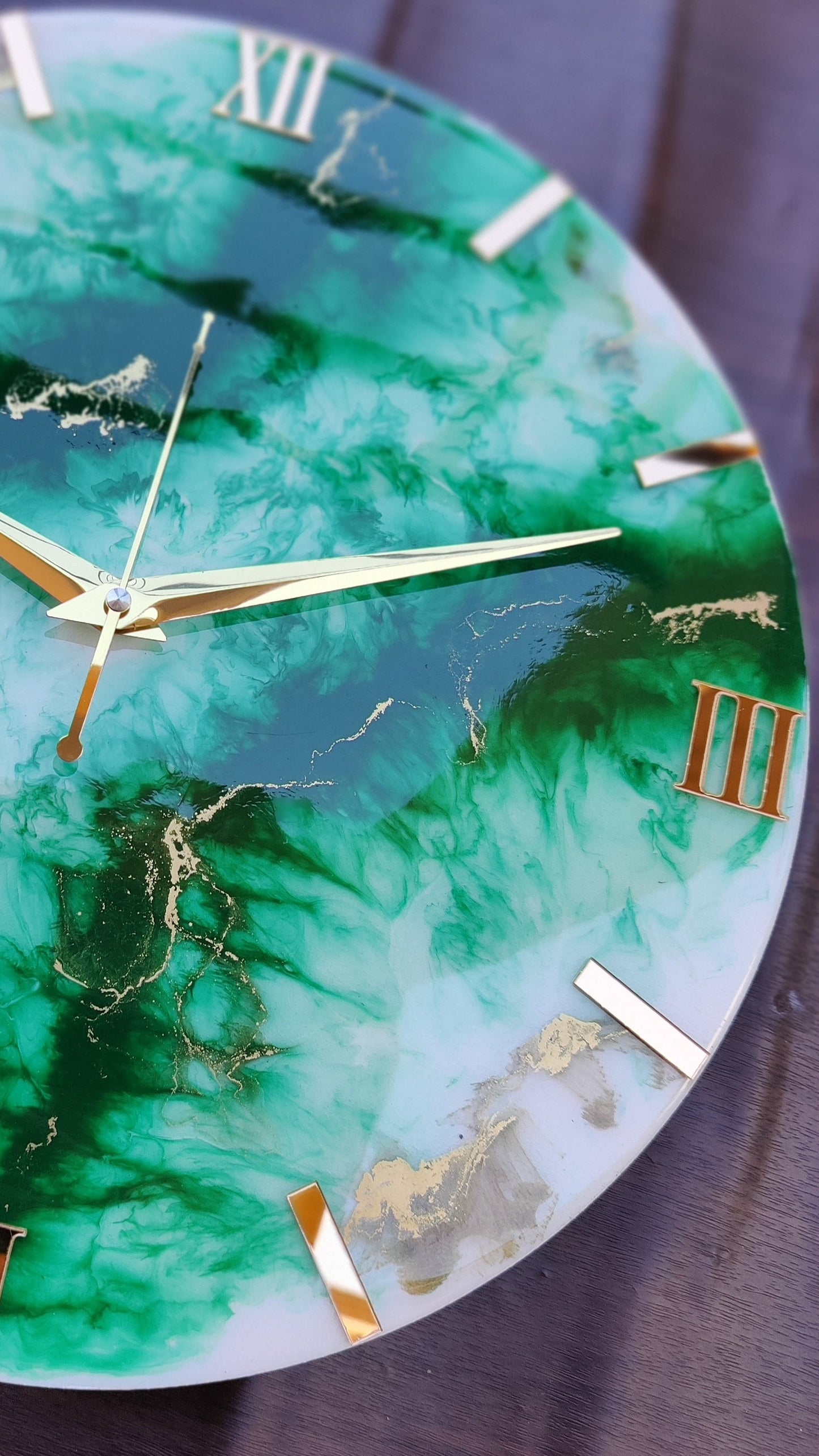 Green resin clock