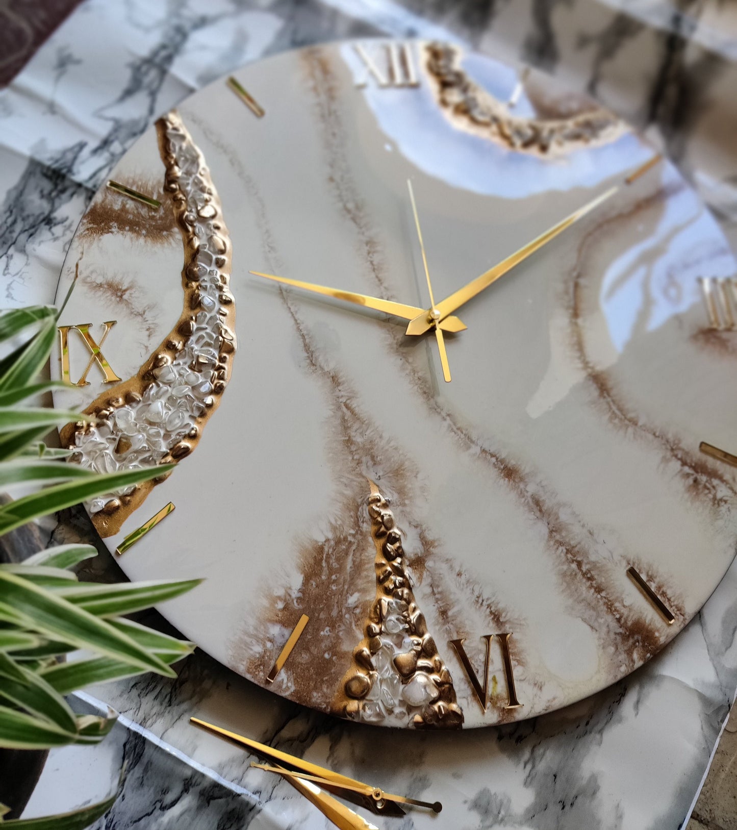 Gold Metalic resin clock