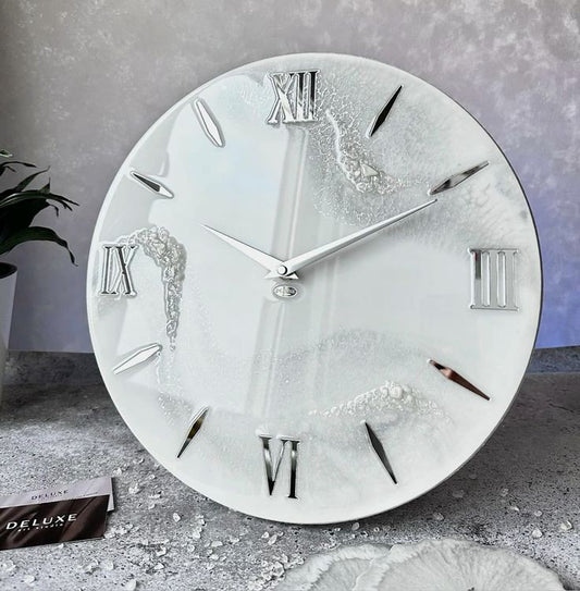 peal white resin clock