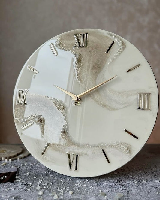 Gold bluk  flakes resin clock